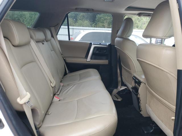 JTEZU5JR4A5002811 - 2010 TOYOTA 4RUNNER SR5 Biały zdjęcie 11