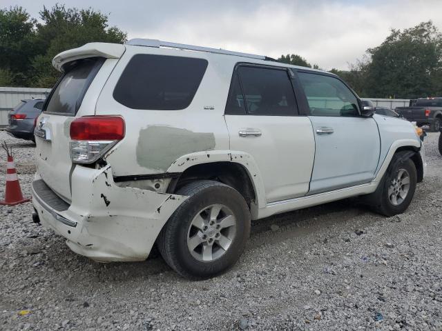 JTEZU5JR4A5002811 - 2010 TOYOTA 4RUNNER SR5 Biały zdjęcie 3