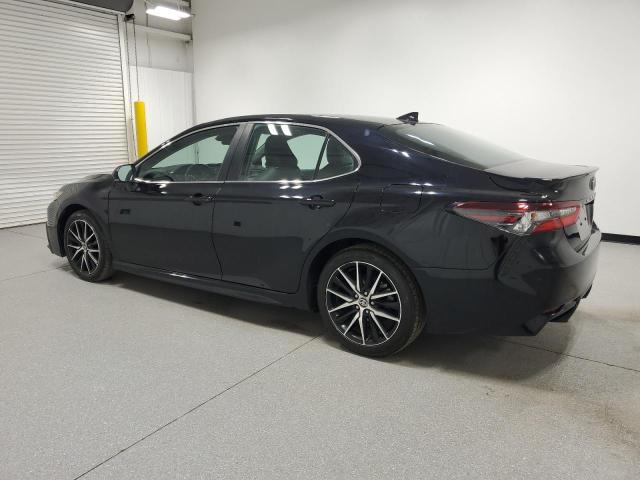 4T1G11AK8RU237032 - 2024 TOYOTA CAMRY SE NIGHT SHADE BLACK photo 2