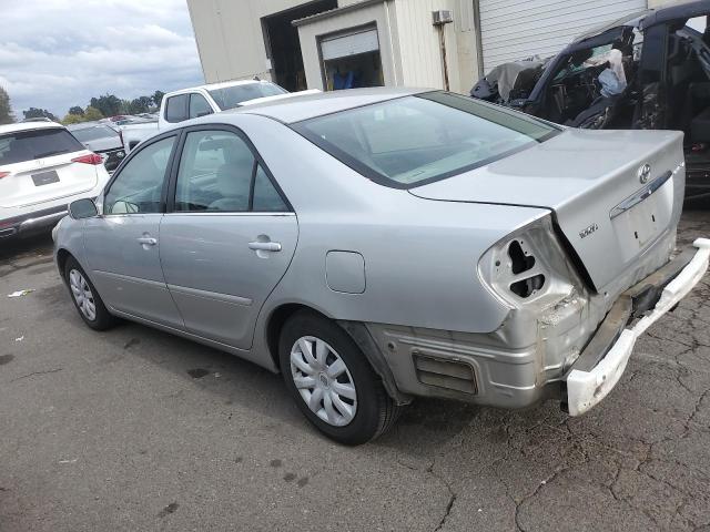 4T1BE32K45U406689 - 2005 TOYOTA CAMRY LE SILVER photo 2