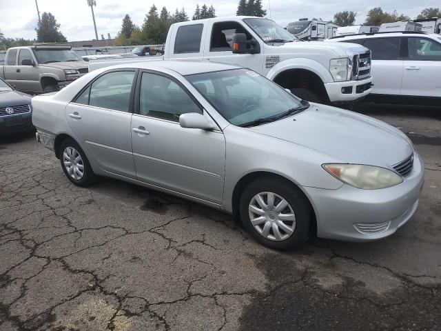 4T1BE32K45U406689 - 2005 TOYOTA CAMRY LE SILVER photo 4
