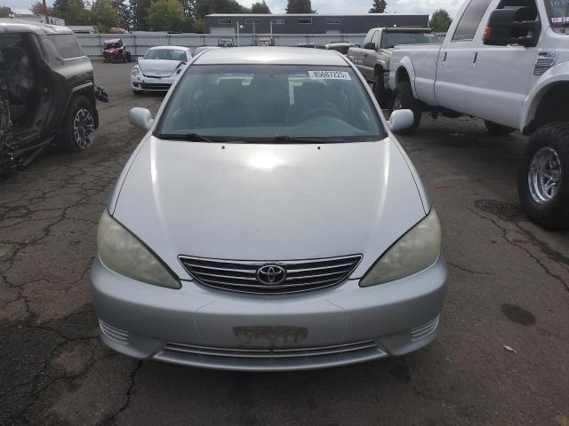 4T1BE32K45U406689 - 2005 TOYOTA CAMRY LE SILVER photo 5