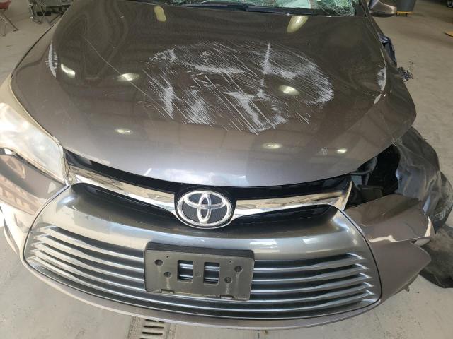 4T1BF1FK7HU412051 - 2017 TOYOTA CAMRY LE 灰色 照片 11