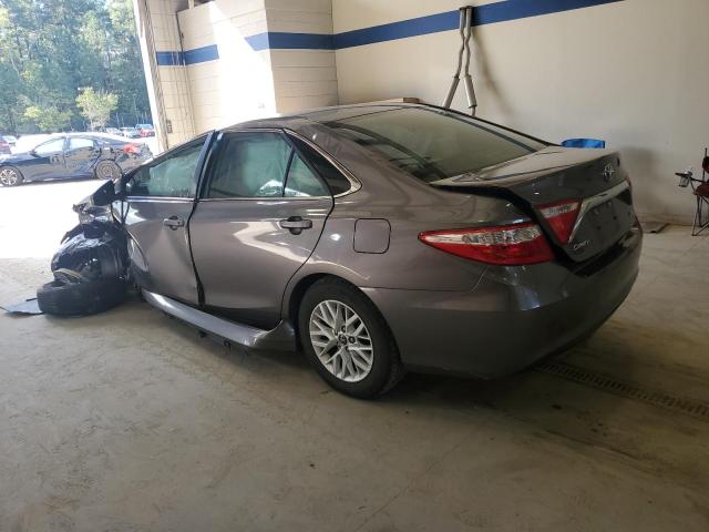 4T1BF1FK7HU412051 - 2017 TOYOTA CAMRY LE 灰色 照片 2