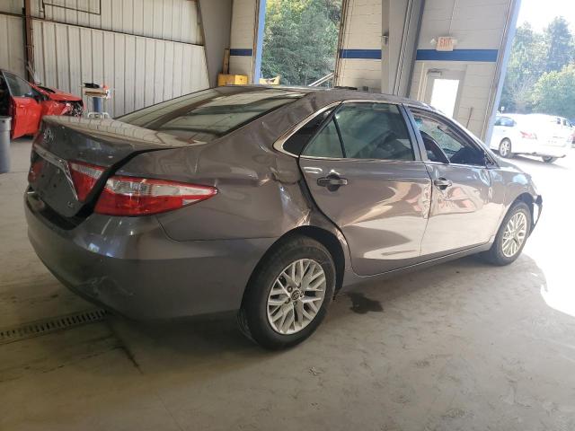 4T1BF1FK7HU412051 - 2017 TOYOTA CAMRY LE 灰色 照片 3