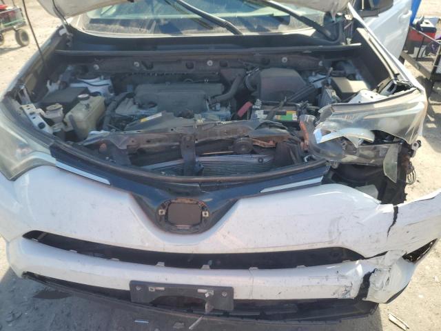 JTMZFREV4HJ130819 - 2017 TOYOTA RAV4 LE WHITE photo 12