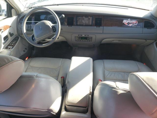 1LNHM81W01Y655573 - 2001 LINCOLN TOWN CAR EXECUTIVE Silber Foto 8