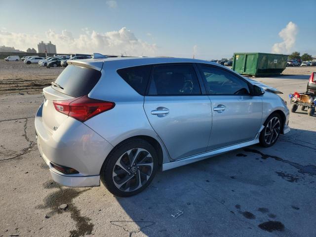 JTNKARJE2JJ566964 - 2018 TOYOTA COROLLA IM Серебристый фото 3