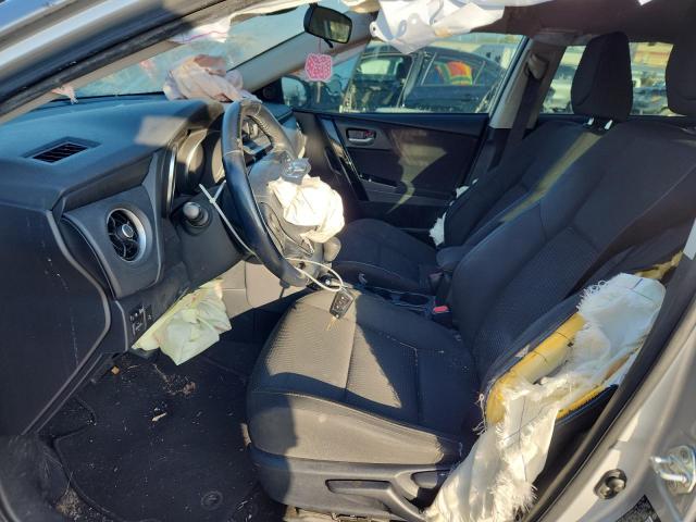 JTNKARJE2JJ566964 - 2018 TOYOTA COROLLA IM Серебристый фото 7