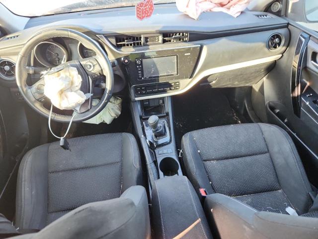 JTNKARJE2JJ566964 - 2018 TOYOTA COROLLA IM Серебристый фото 8