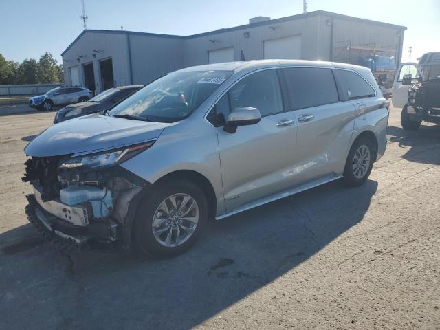 2021 TOYOTA SIENNA XLE, 