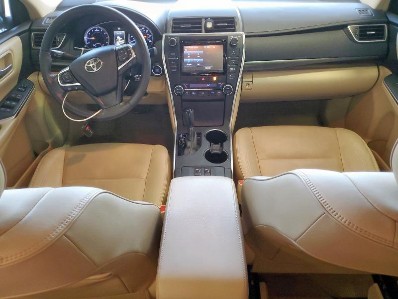 4T1BF1FK3GU501159 - 2016 TOYOTA CAMRY LE SILVER photo 8