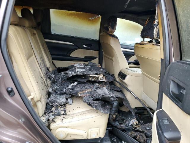 5TDJZRFH2JS489897 - 2018 TOYOTA HIGHLANDER SE 棕色 照片 11