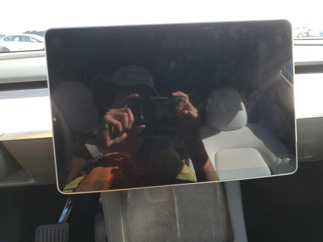 7SAYGDEE4PF854076 - 2023 TESLA MODEL Y Білий фото 9