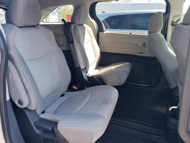 5TDKSKFC6PS095199 - 2023 TOYOTA SIENNA LE Gümüş foto 10