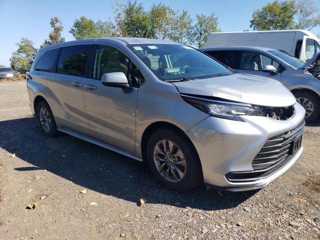 5TDKSKFC6PS095199 - 2023 TOYOTA SIENNA LE Gümüş foto 4