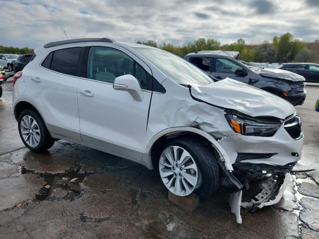 KL4CJESB6JB584698 - 2018 BUICK ENCORE PREFERRED Ақ фото 4