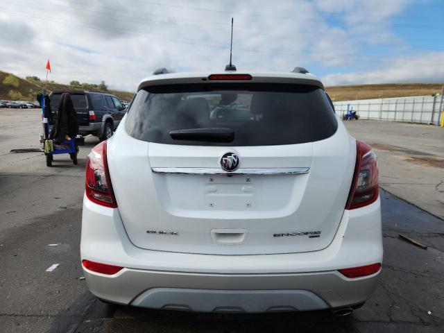 KL4CJESB6JB584698 - 2018 BUICK ENCORE PREFERRED Ақ фото 6