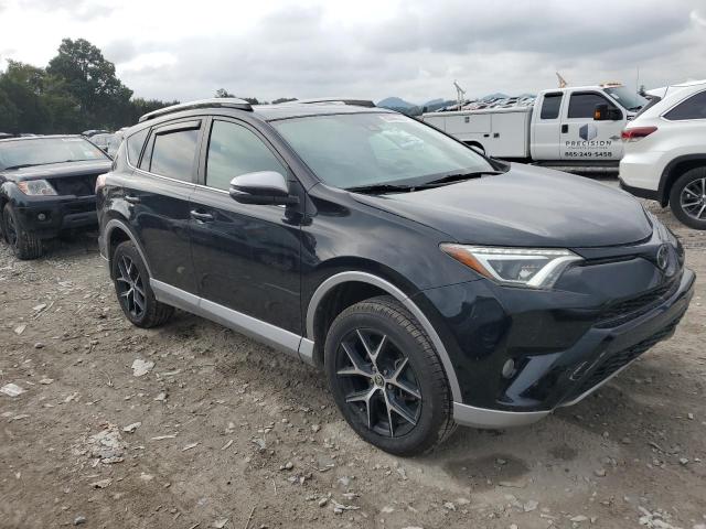 2T3JFREV7JW712563 - 2018 TOYOTA RAV4 SE Qara foto 4