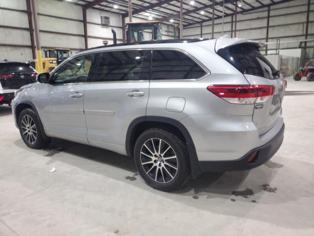 5TDJZRFH7JS899840 - 2018 TOYOTA HIGHLANDER SE ვერცხლისფერი ფოტო 2