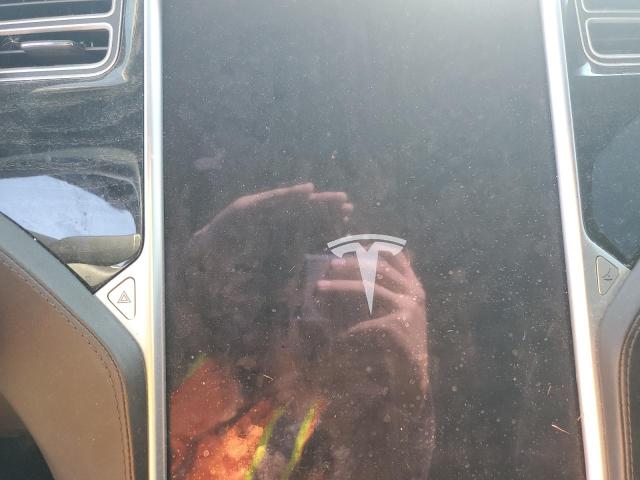 5YJXCDE25GF029299 - 2016 TESLA MODEL X RED photo 9