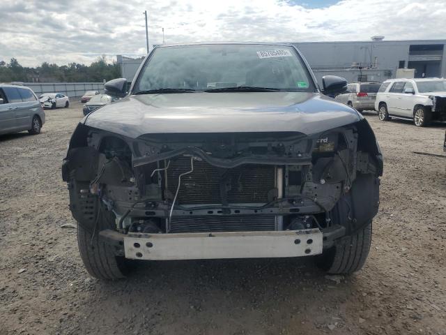 JTEBU5JR0J5538799 - 2018 TOYOTA 4RUNNER SR5/SR5 PREMIUM Gris photo 5