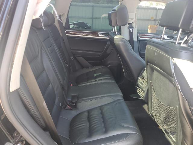 WVGEF9BP0CD011365 - 2012 VOLKSWAGEN TOUAREG V6 BLACK photo 11