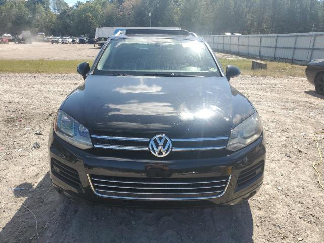 WVGEF9BP0CD011365 - 2012 VOLKSWAGEN TOUAREG V6 BLACK photo 5