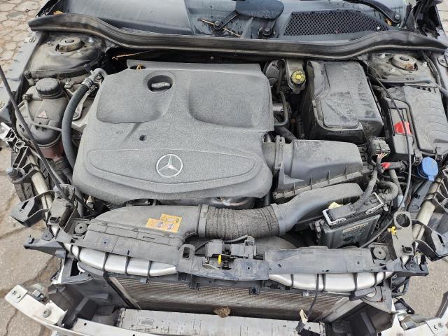 WDDSJ4EB5JN607075 - 2018 MERCEDES-BENZ CLA 250 შავი ფოტო 11