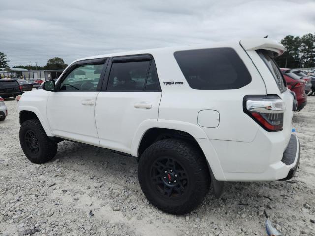 JTEBU5JR5F5218689 - 2015 TOYOTA 4RUNNER SR5/SR5 PREMIUM WHITE photo 2