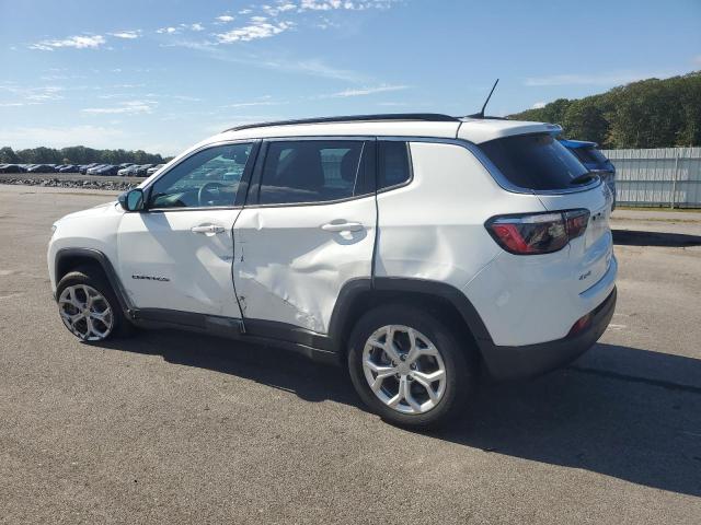 3C4NJDBN9RT118017 - 2024 JEEP COMPASS LATITUDE WHITE photo 2
