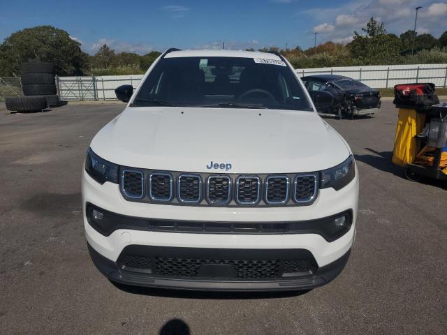 3C4NJDBN9RT118017 - 2024 JEEP COMPASS LATITUDE WHITE photo 5