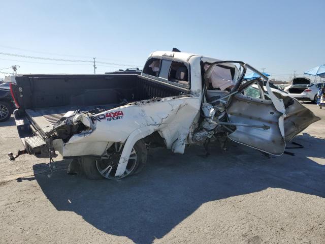 3TMDZ5BN7JM054259 - 2018 TOYOTA TACOMA DOUBLE CAB Білий фото 3