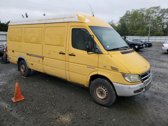 WD2YD742035555998 - 2003 DODGE SPRINTER YELLOW photo 4