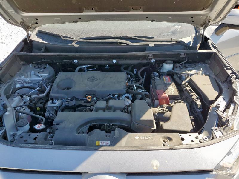 2T3W1RFVXPW270342 - 2023 TOYOTA RAV4 XLE ვერცხლისფერი ფოტო 12