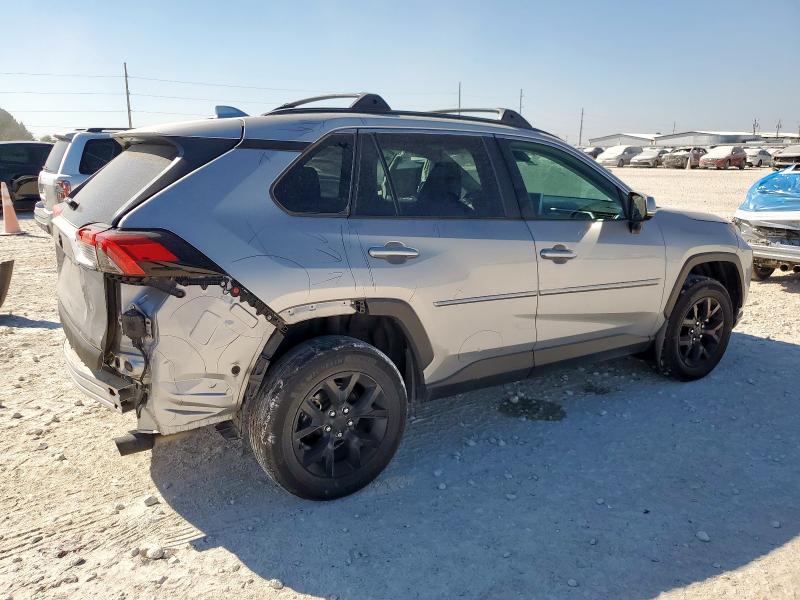 2T3W1RFVXPW270342 - 2023 TOYOTA RAV4 XLE ვერცხლისფერი ფოტო 3