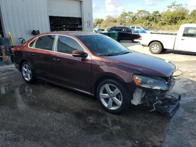 1VWBH7A34DC139343 - 2013 VOLKSWAGEN PASSAT SE BURGUNDY photo 4