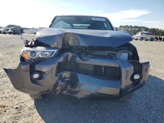 JTEFU5JR5N5251806 - 2022 TOYOTA 4RUNNER SR5 灰色 照片 5