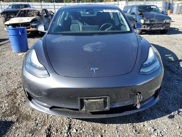 5YJ3E1EB2JF186951 - 2018 TESLA MODEL 3 石墨色 照片 5