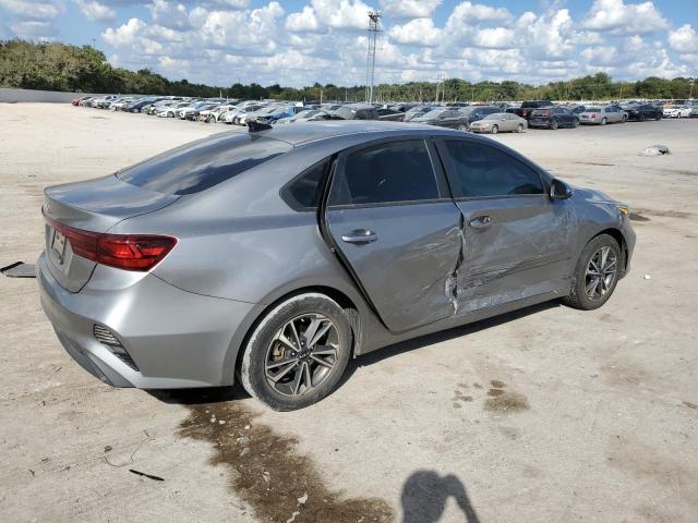 3KPF24ADXNE437287 - 2022 KIA FORTE FE 灰色 照片 3