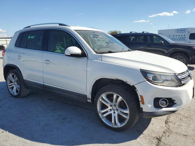 WVGAV7AX8GW577047 - 2016 VOLKSWAGEN TIGUAN S Білий фото 4