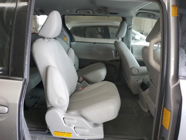 5TDYK3DCXDS402646 - 2013 TOYOTA SIENNA XLE 银色 照片 11