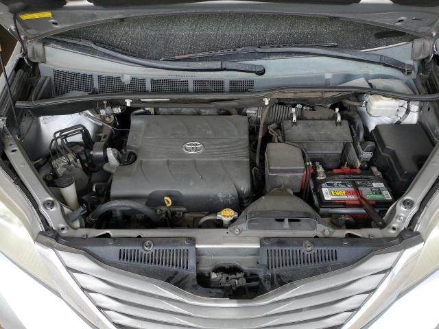5TDYK3DCXDS402646 - 2013 TOYOTA SIENNA XLE 银色 照片 12