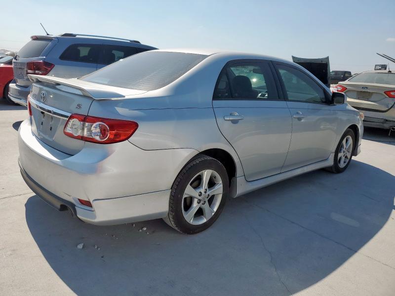 5YFBU4EEXDP130632 - 2013 TOYOTA COROLLA BASE Srebrny zdjęcie 3