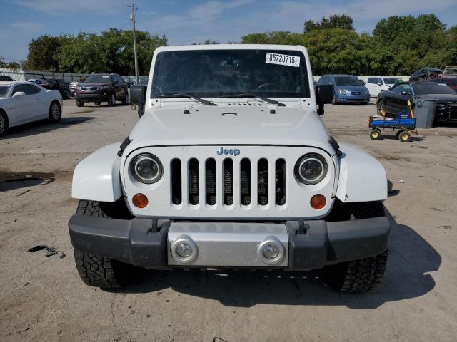 1C4HJWEG2DL537837 - 2013 JEEP WRANGLER U SAHARA Beyaz fotoğraf 5