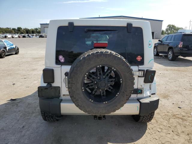 1C4HJWEG2DL537837 - 2013 JEEP WRANGLER U SAHARA Beyaz fotoğraf 6