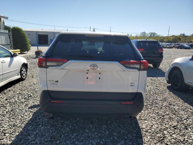 2T3G1RFV1NC315512 - 2022 TOYOTA RAV4 LE 白色 照片 6