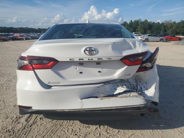 4T1C11AK2NU711212 - 2022 TOYOTA CAMRY LE 白色 照片 6