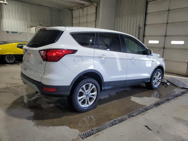 1FMCU9GD2KUA84585 - 2019 FORD ESCAPE SE WHITE photo 3