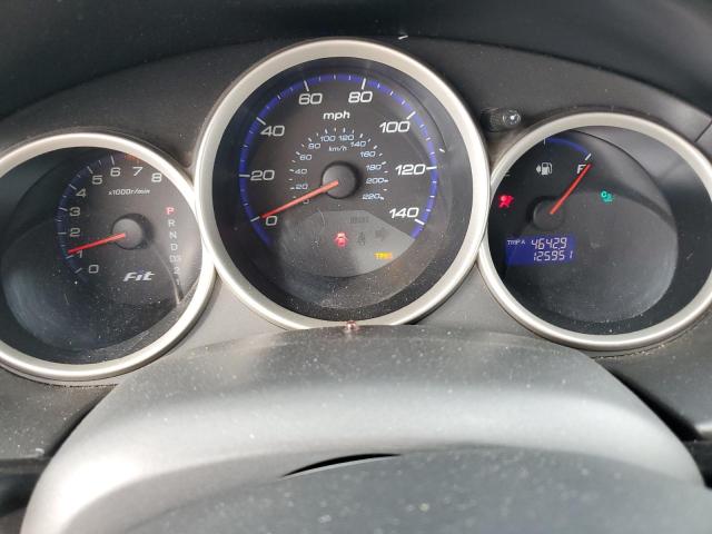 JHMGD38498S026252 - 2008 HONDA FIT SILVER photo 9